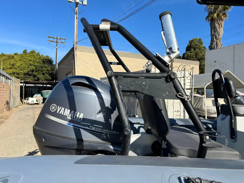 Slide: The Image of Engine operating hours display for Zodiac Pro 5.5, 2020 model, showing RPM data. - 18