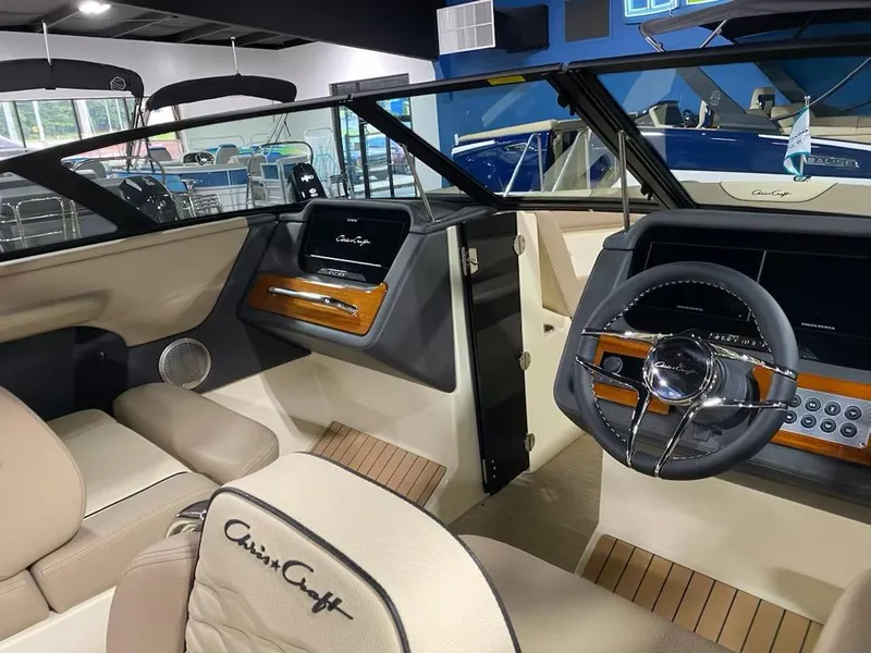 Slide: The Image of Chris-Craft 25 Sportster 2025 - 10