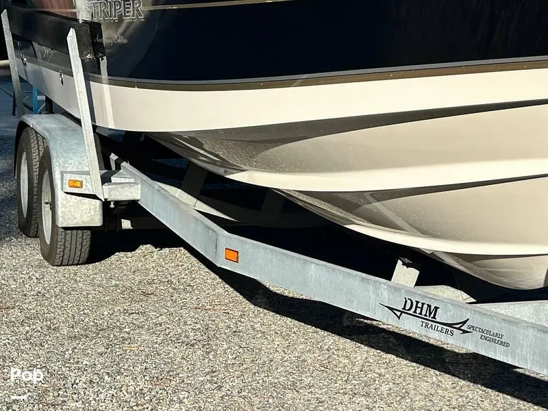 Slide: The Image of 2005 Seaswirl Striper 2601 WA for sale in Athol, ID - 29