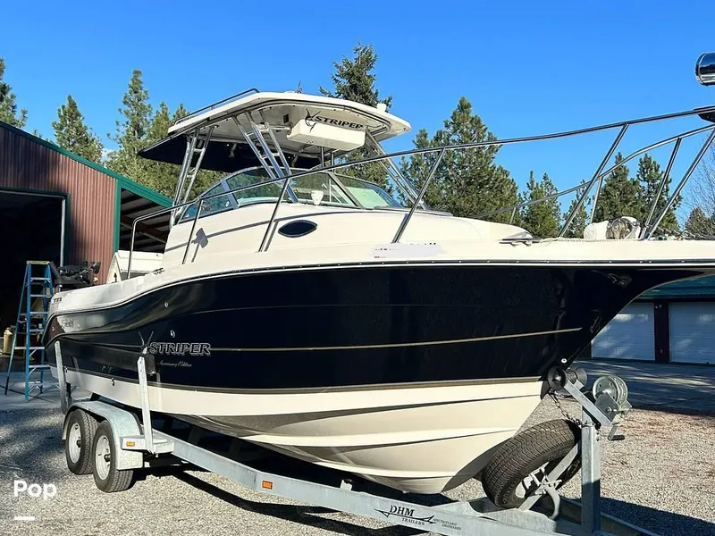 Slide: The Image of 2005 Seaswirl Striper 2601 WA for sale in Athol, ID - 3