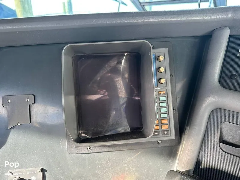 Slide: The Image of 1991 Sea Ray 350 EC for sale in Smithfield, VA - 69