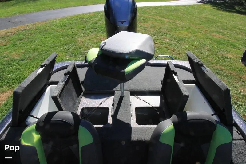 Slide: The Image of 2018 Skeeter ZX190 for sale in Goshen, OH - 38