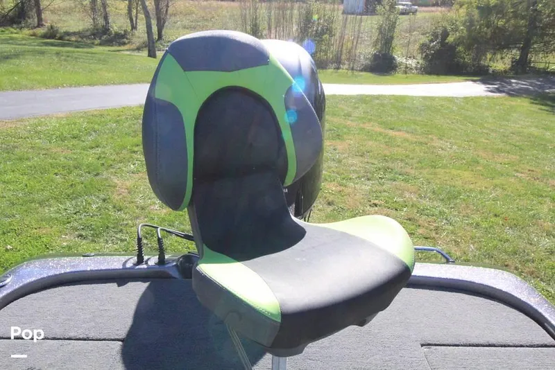 Slide: The Image of 2018 Skeeter ZX190 for sale in Goshen, OH - 39