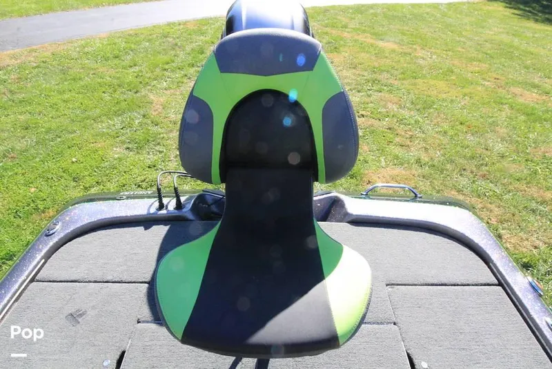 Slide: The Image of 2018 Skeeter ZX190 for sale in Goshen, OH - 40