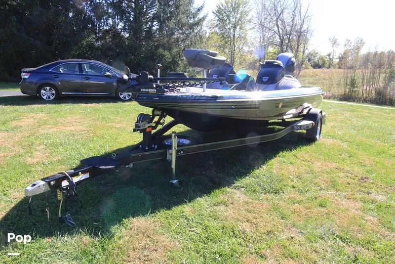 Slide: The Image of 2018 Skeeter ZX190 for sale in Goshen, OH - 53