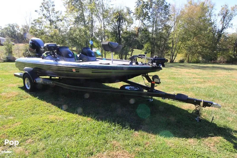 Slide: The Image of 2018 Skeeter ZX190 for sale in Goshen, OH - 54