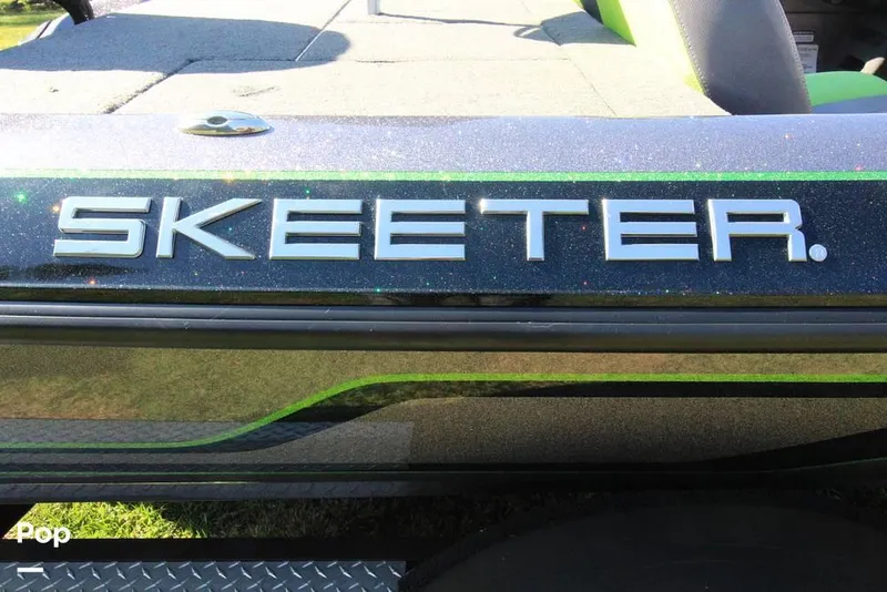 Slide: The Image of 2018 Skeeter ZX190 for sale in Goshen, OH - 66