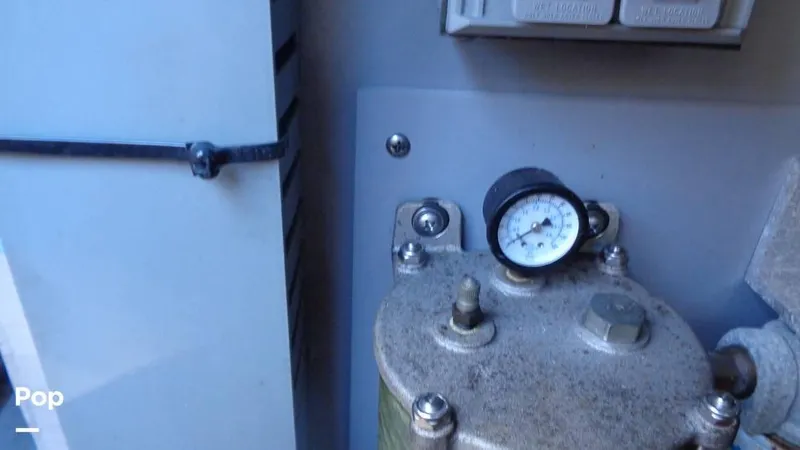 Slide: The Image of 2004 Sea Ray 480 Sedan for sale in Westerly, RI - 38