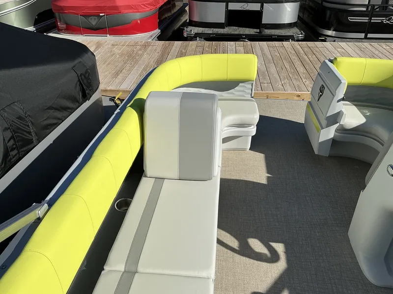 Slide: The Image of Aura Atomic 2025 - 10