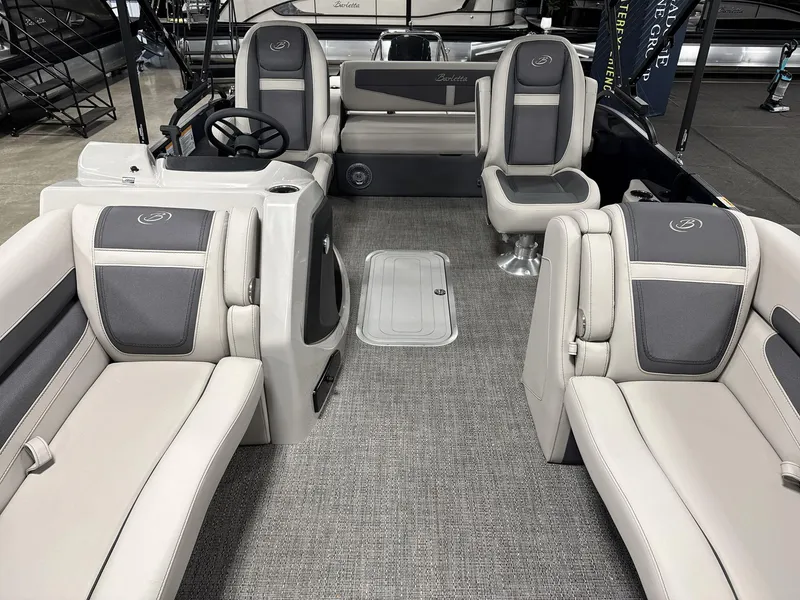 Slide: The Image of Barletta Cabrio 22UC 2025 - 10