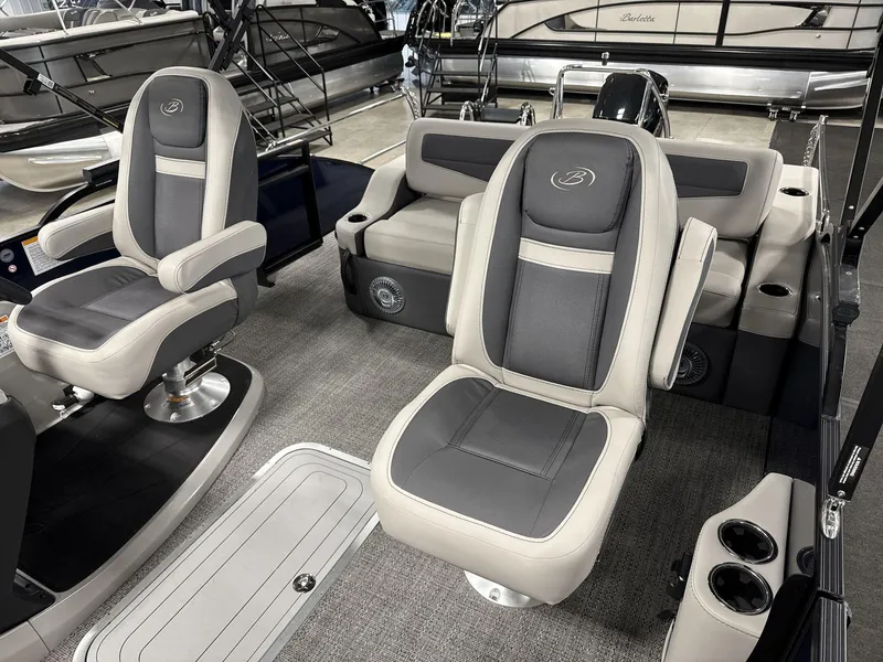 Slide: The Image of Barletta Cabrio 22UC 2025 - 14