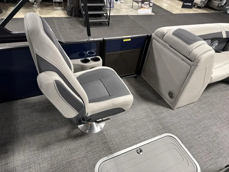 Slide: The Image of Barletta Cabrio 22UC 2025 - 15