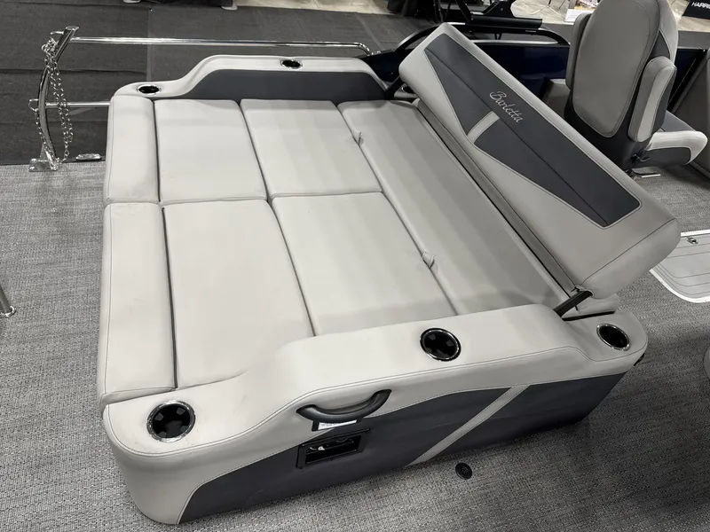 Slide: The Image of Barletta Cabrio 22UC 2025 - 16