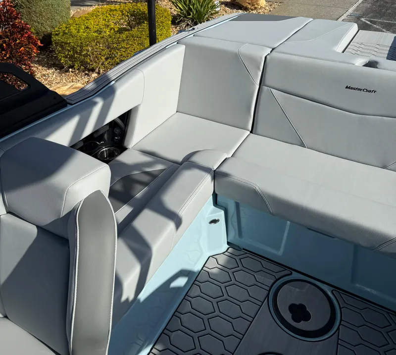 Slide: The Image of MasterCraft NXT20 2025 - 12