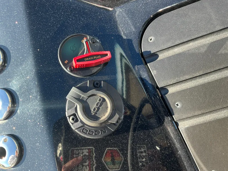 Slide: The Image of Ranger Z520R 2024 - 12