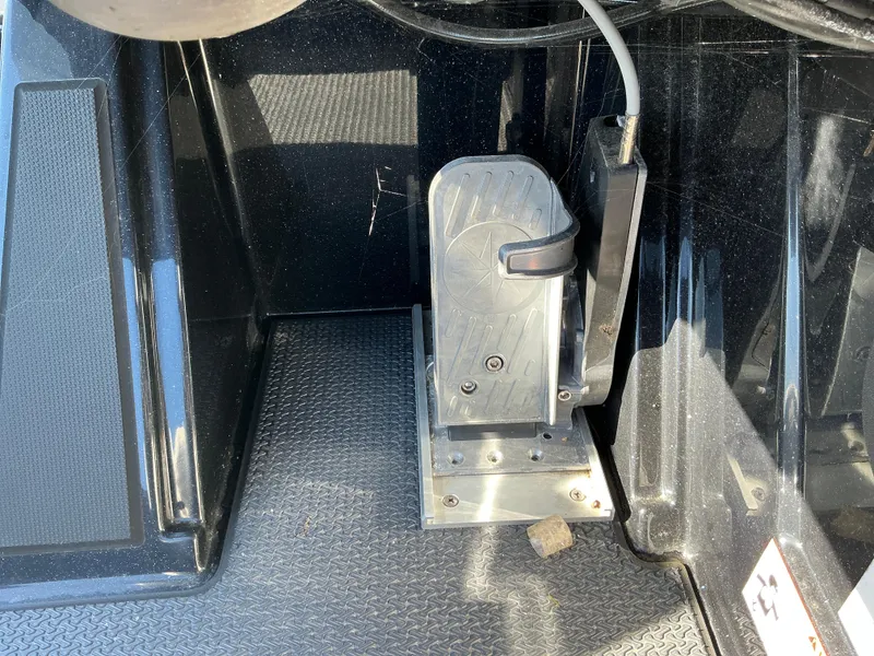 Slide: The Image of Ranger Z520R 2024 - 19