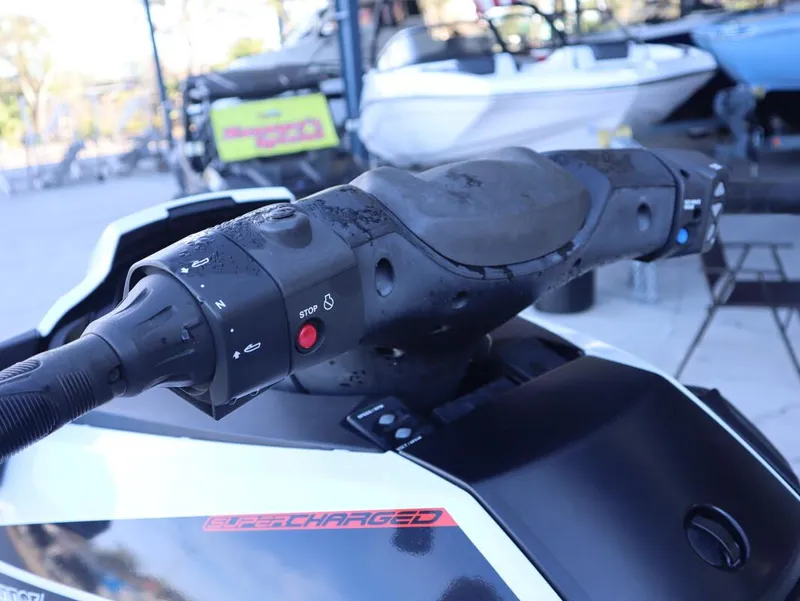 Slide: The Image of Yamaha FX SHO 2014 - 12