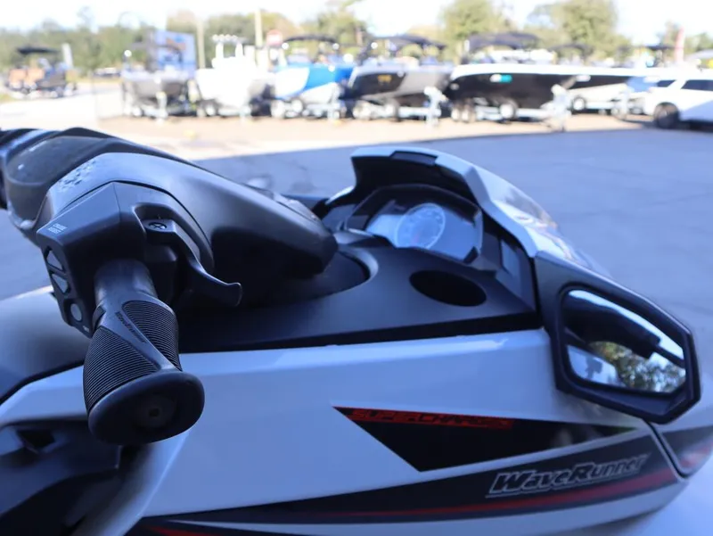 Slide: The Image of Yamaha FX SHO 2014 - 18