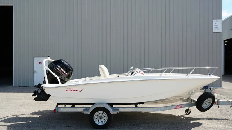 Slide: The Image of Boston Whaler 160 Super Sport 2025 - 1