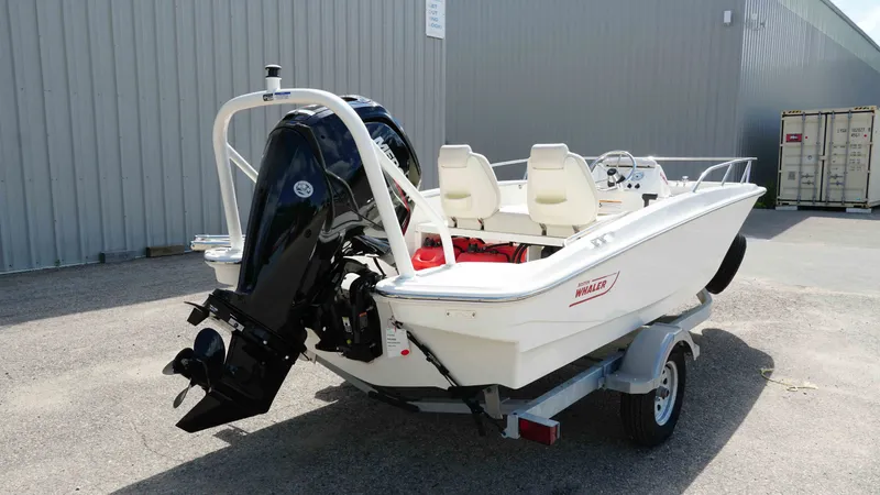 Slide: The Image of Boston Whaler 160 Super Sport 2025 - 4