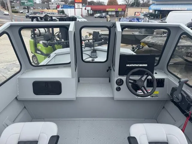 Slide: The Image of SeaArk 2072 MVJT Flatcat Jet 2026 - 8