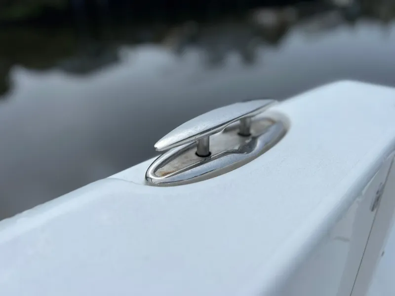 Slide: The Image of Close-up of a cleat on a 2017 Sea Hunt Gamefish 25 boat. - 27