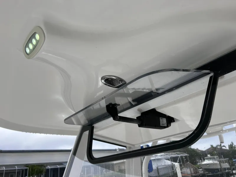 Slide: The Image of 2017 Sea Hunt Gamefish 25 interior detail, showcasing clean design and modern features. - 40