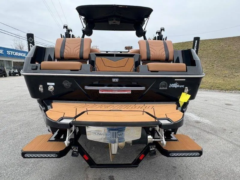 Slide: The Image of Malibu 25 LSV 2025 - 104