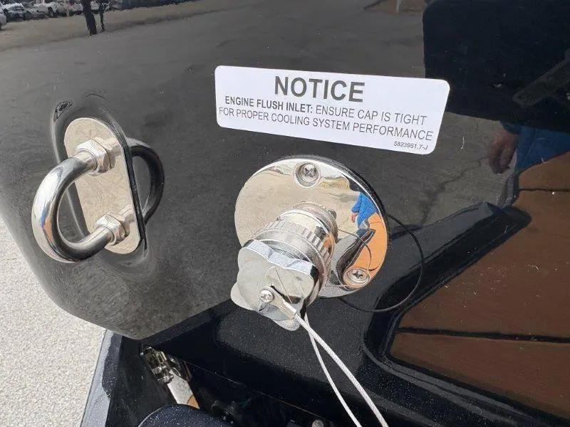 Slide: The Image of Malibu 25 LSV 2025 - 107