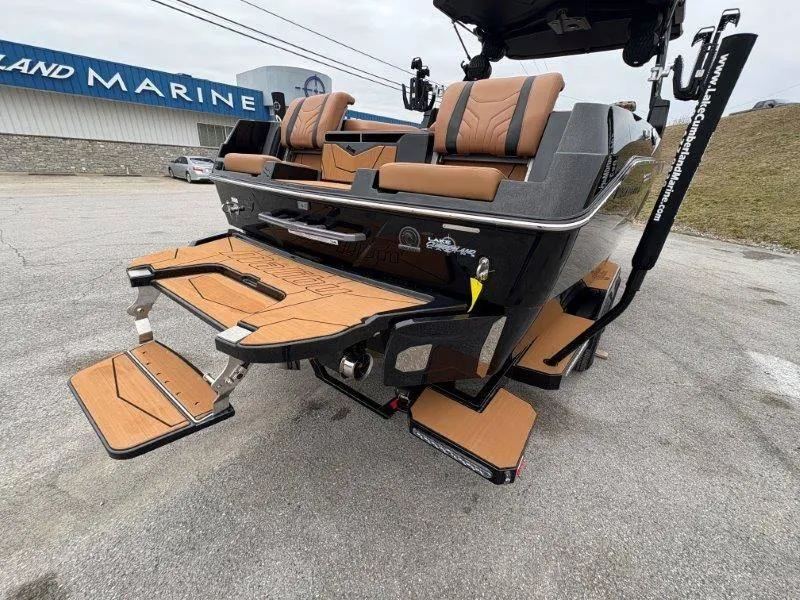 Slide: The Image of Malibu 25 LSV 2025 - 109