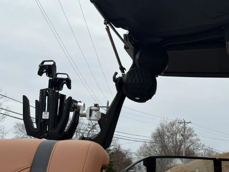 Slide: The Image of Malibu 25 LSV 2025 - 116