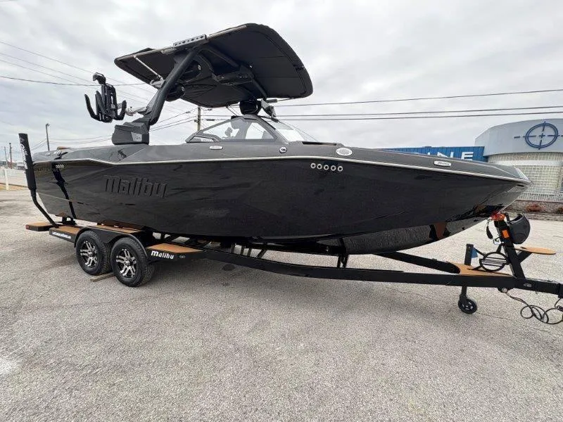 Slide: The Image of Malibu 25 LSV 2025 - 123