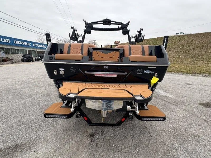 Slide: The Image of Malibu 25 LSV 2025 - 138