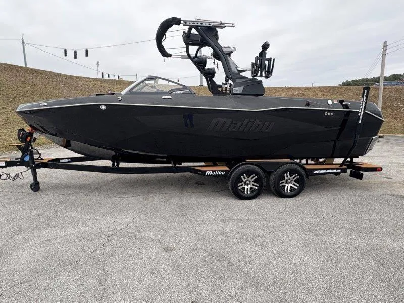 Slide: The Image of Malibu 25 LSV 2025 - 140