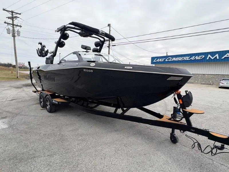 Slide: The Image of Malibu 25 LSV 2025 - 142