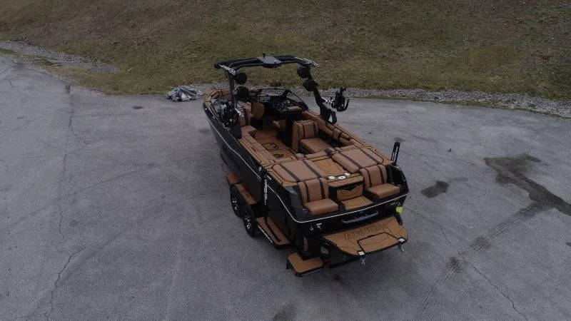 Slide: The Image of Malibu 25 LSV 2025 - 147