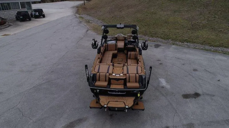 Slide: The Image of Malibu 25 LSV 2025 - 149