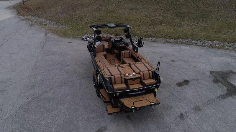 Slide: The Image of Malibu 25 LSV 2025 - 150