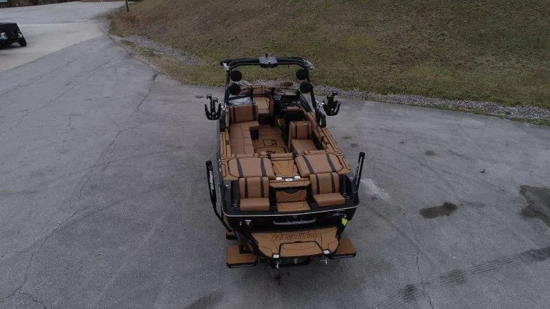 Slide: The Image of Malibu 25 LSV 2025 - 151