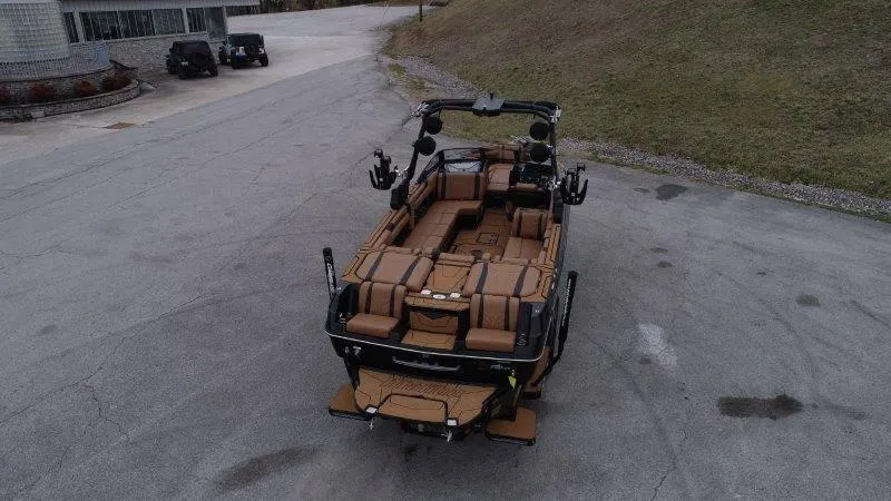 Slide: The Image of Malibu 25 LSV 2025 - 152