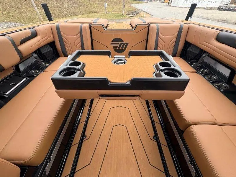 Slide: The Image of Malibu 25 LSV 2025 - 67