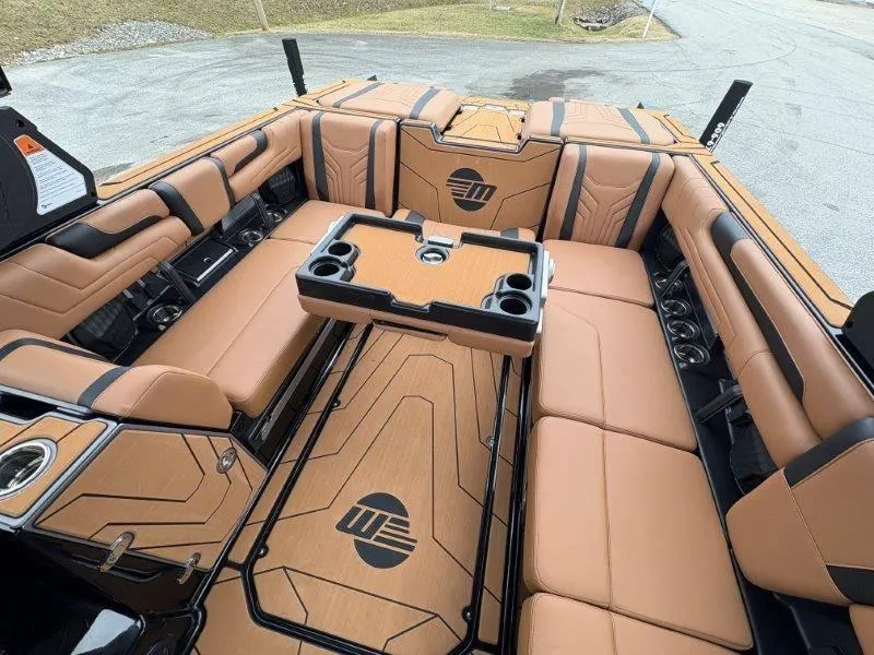 Slide: The Image of Malibu 25 LSV 2025 - 68