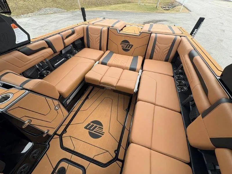 Slide: The Image of Malibu 25 LSV 2025 - 69