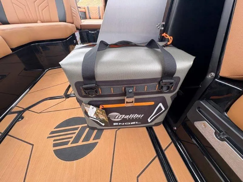 Slide: The Image of Malibu 25 LSV 2025 - 71