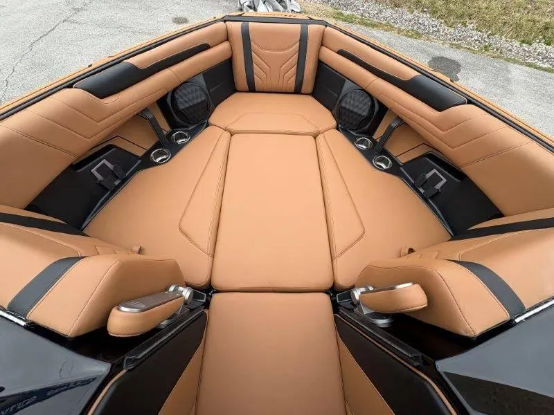 Slide: The Image of Malibu 25 LSV 2025 - 74