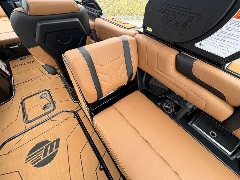 Slide: The Image of Malibu 25 LSV 2025 - 75