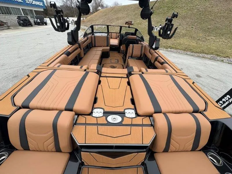 Slide: The Image of Malibu 25 LSV 2025 - 84