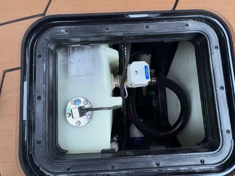 Slide: The Image of Malibu 25 LSV 2025 - 88