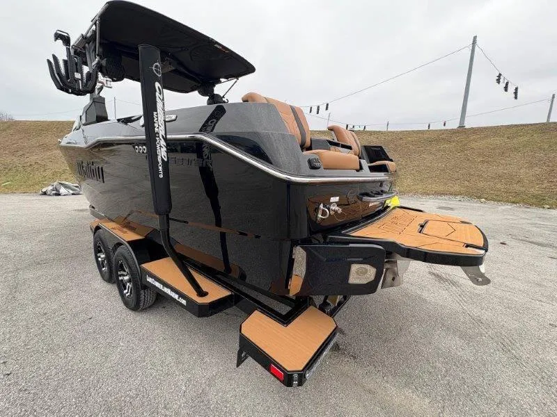 Slide: The Image of Malibu 25 LSV 2025 - 95