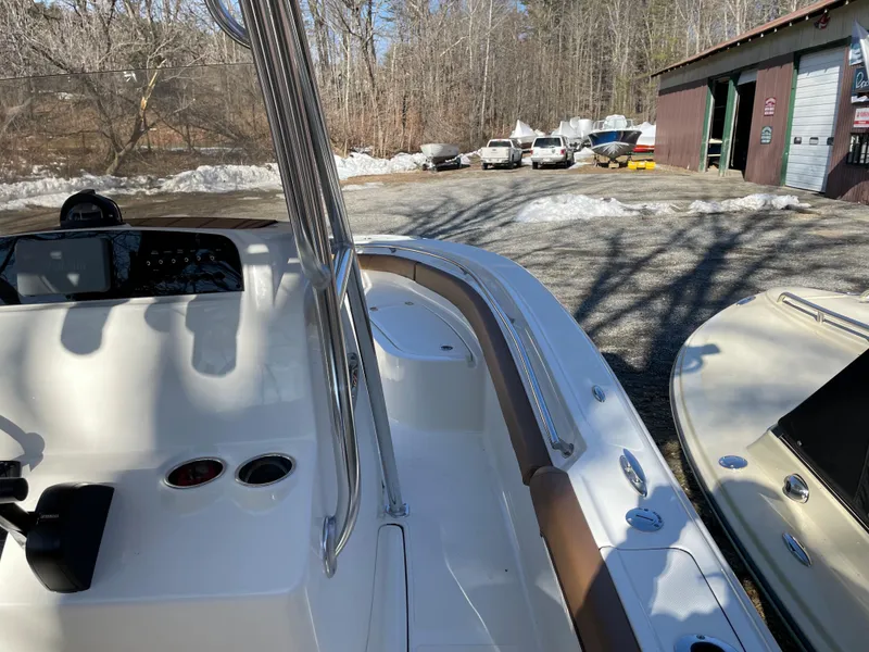 Slide: The Image of Pioneer 222 Sportfish 2023 - 11